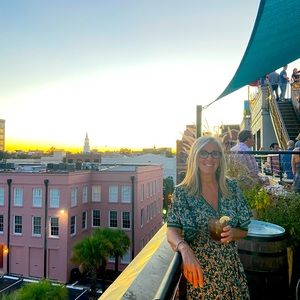 Meet your Posher, Elizabeth